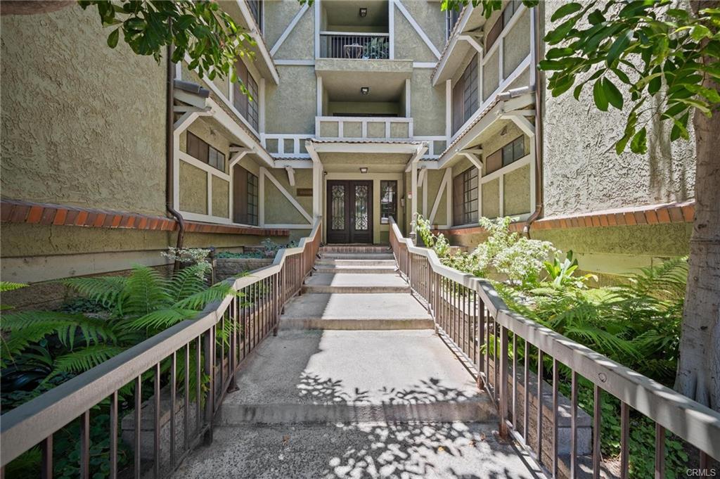 Ann B. condo — Tarzana