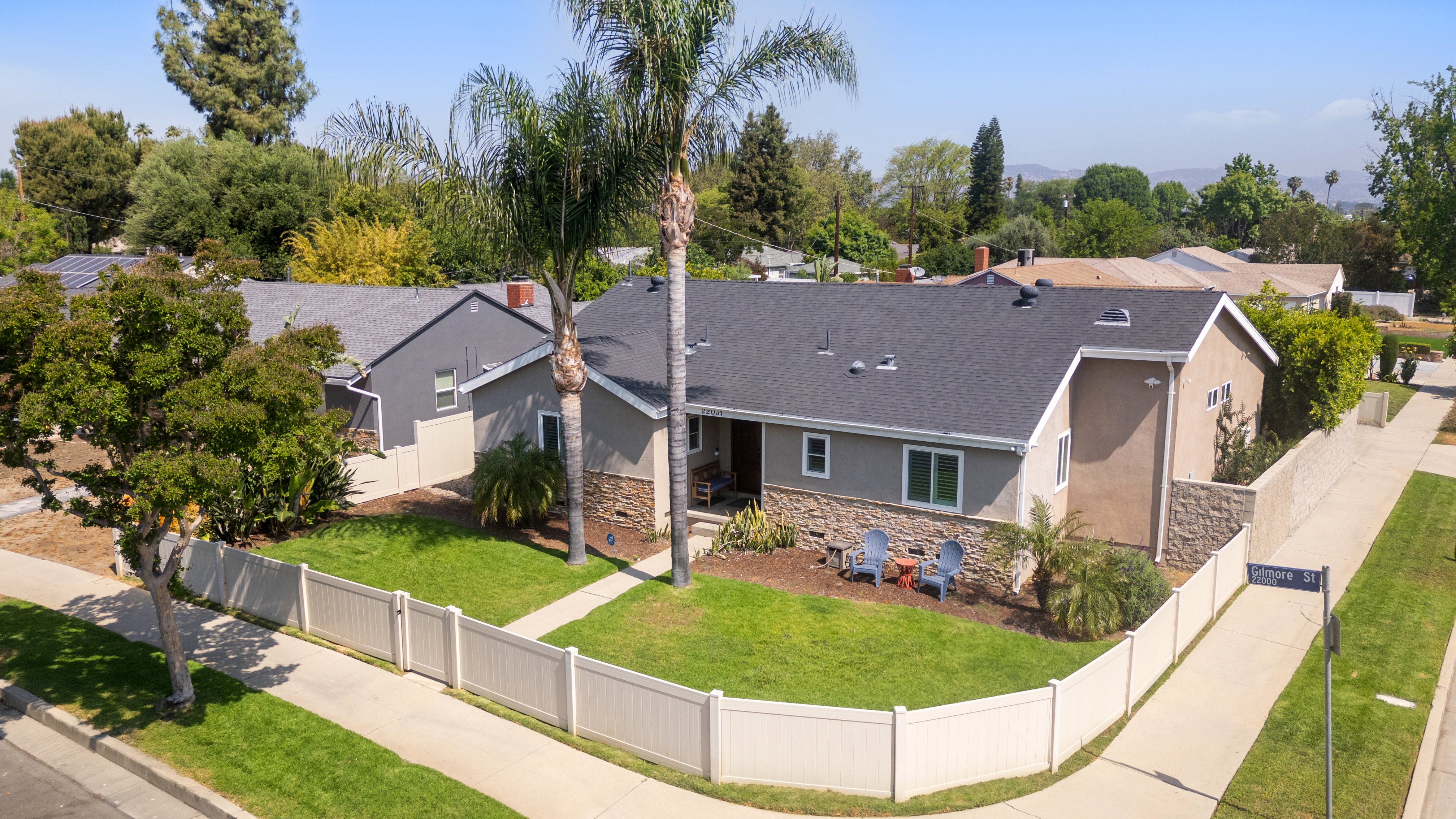 Scott L. home — Woodland Hills